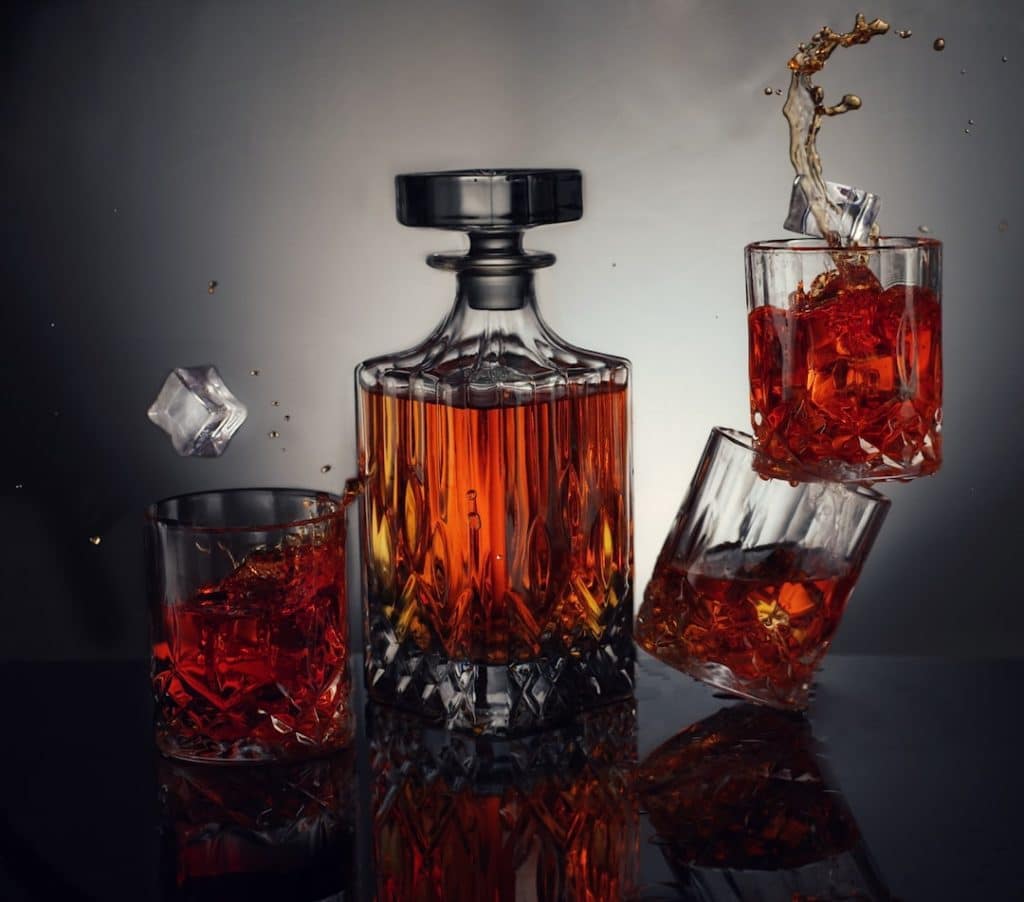 clear-glass-bottle-with-red-liquid-fjs2ccxzidc